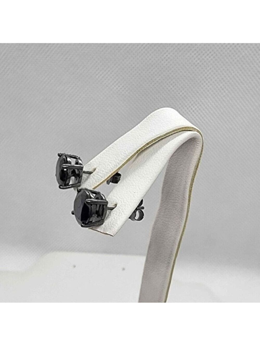 925 Sterling Silver Black Stone Stud Earrings – Unisex, Brand New